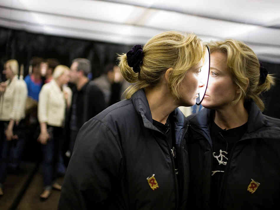 Emma Thompson tours 'Journey'