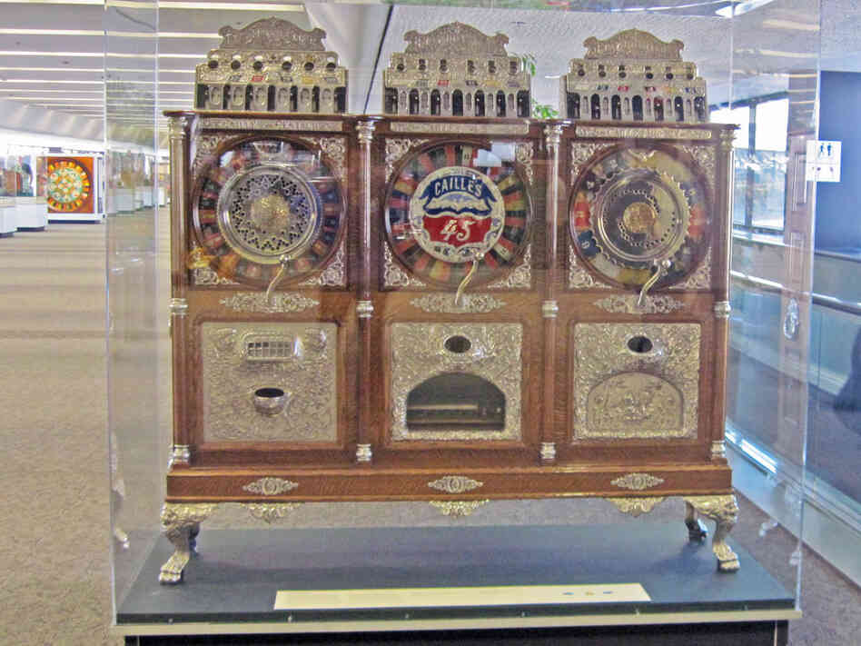 The Caille Triplet: Centaur gambling machine from 1905