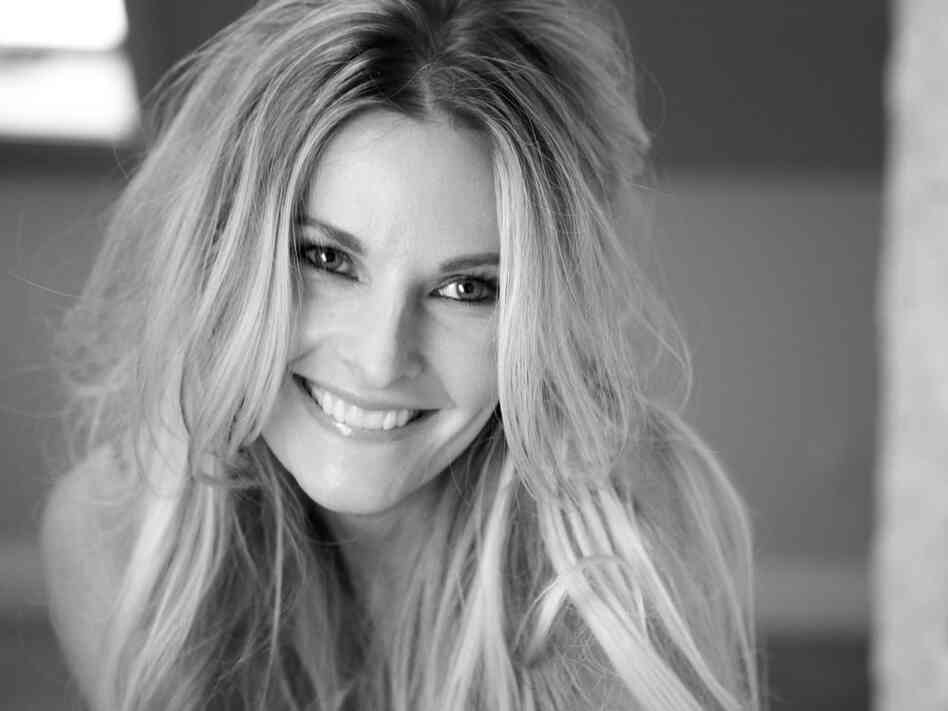 Elizabeth Cook