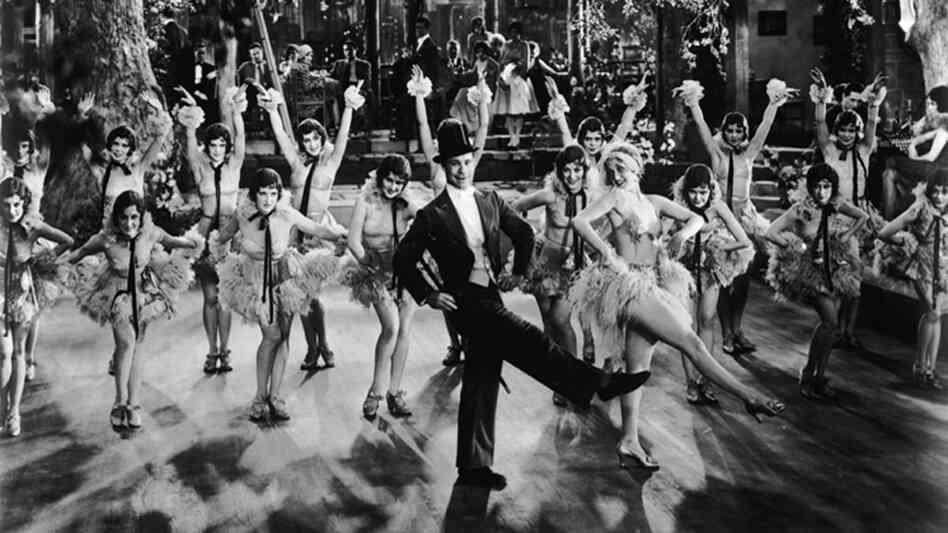 Marilyn Miller as Sally in a large production number