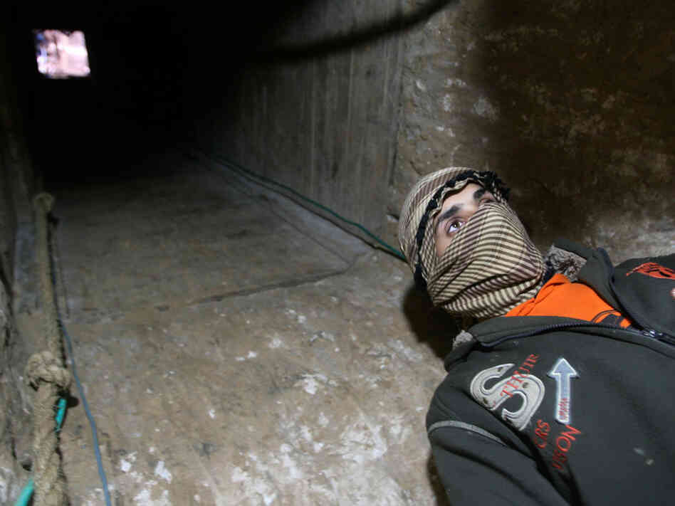Palestinian tunnel-digger