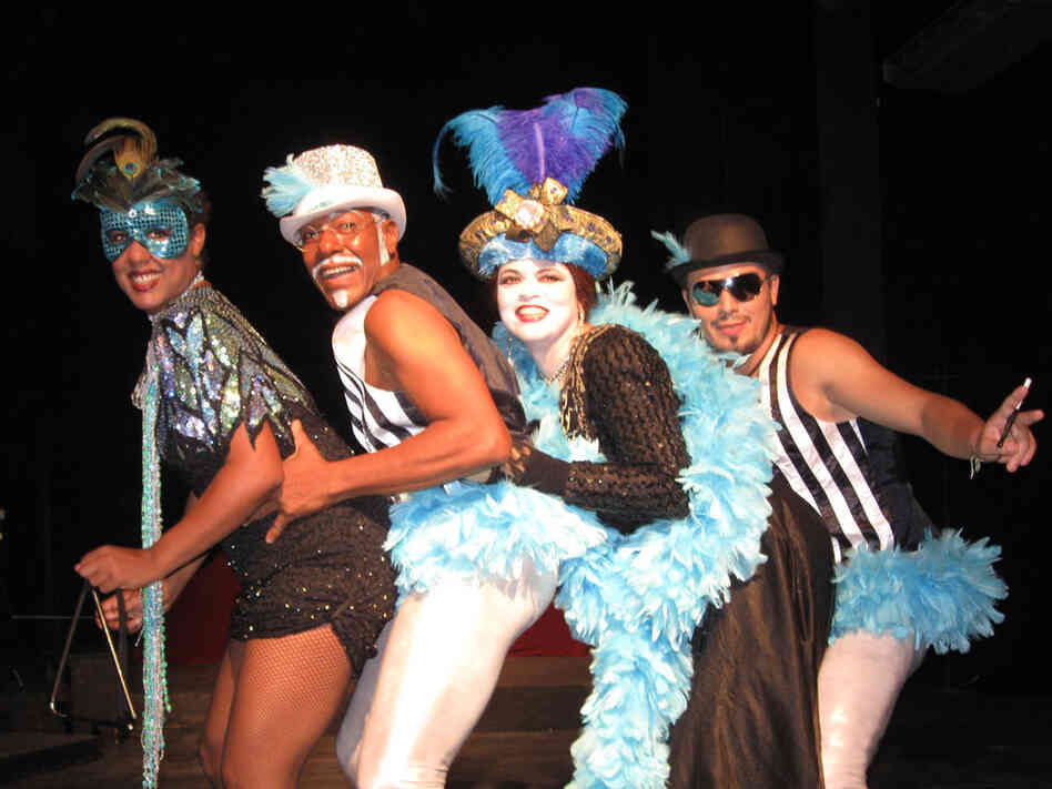 Indira Valdes, Carlos Cruz, Ivanesa Cabrera and Leandro Sen performed in La Visita de la Vieja Dama.