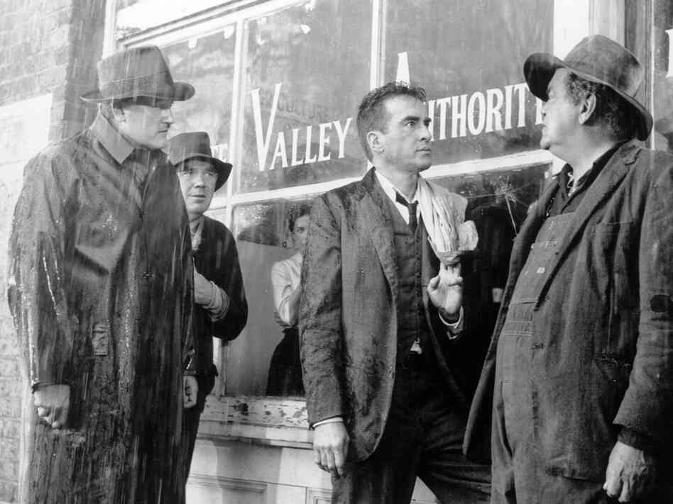 Montgomery Clift in Wild River
