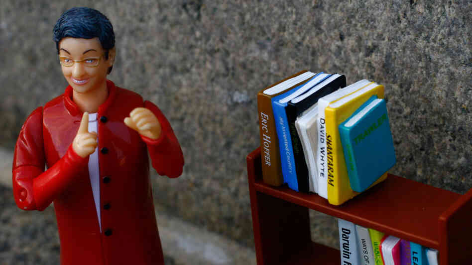 Nancy Pearl In Her Library