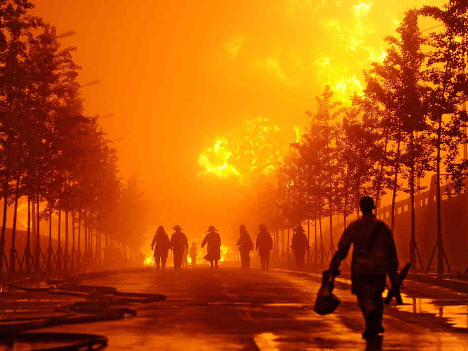 Crude oil pipeline on fire in China, following an explosion
