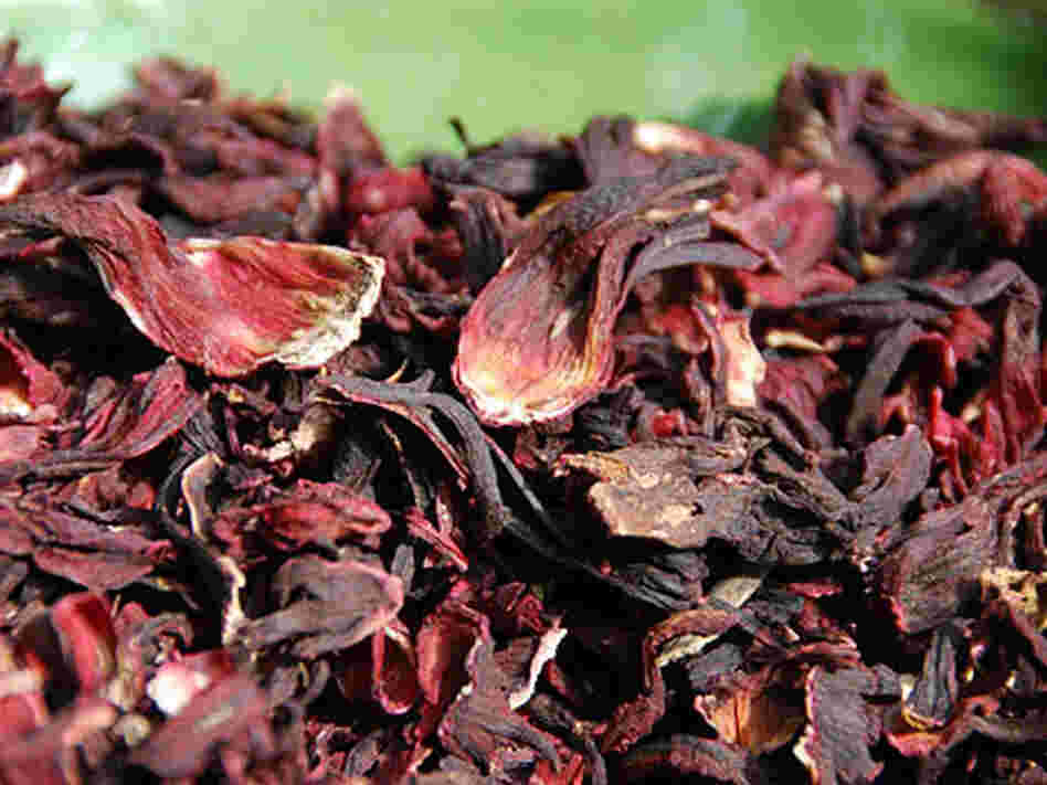 A heap of dried hibiscus, or jamaica, flowers