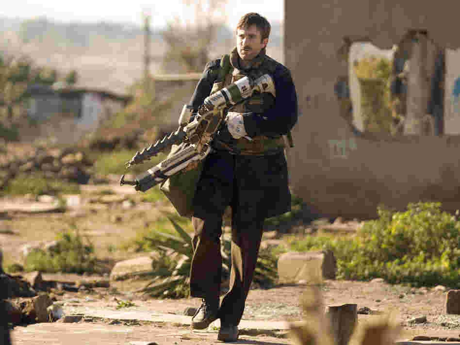 Sharlto Copley as Wikus Van De Merwe in 'District 9'