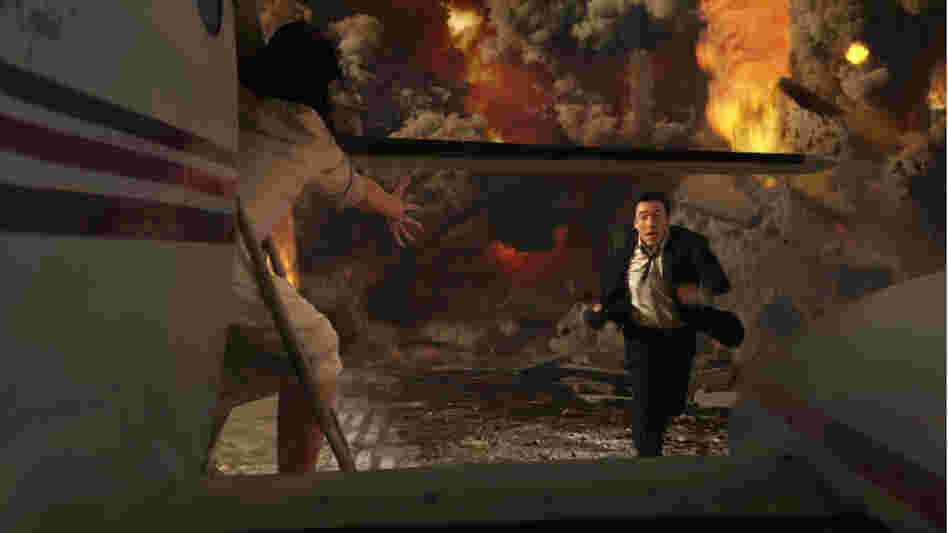 W: John Cusack in '2012' W: John Cusack in '2012'