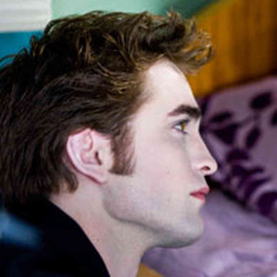 Robert Pattinson in New Moon. Robert Pattinson in New Moon.