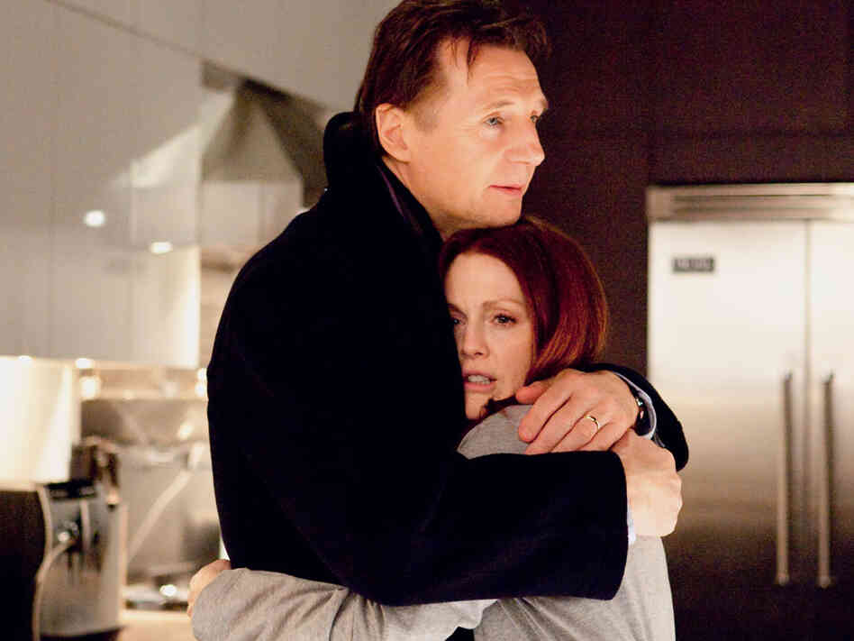 Liam Neeson and Julianne Moore