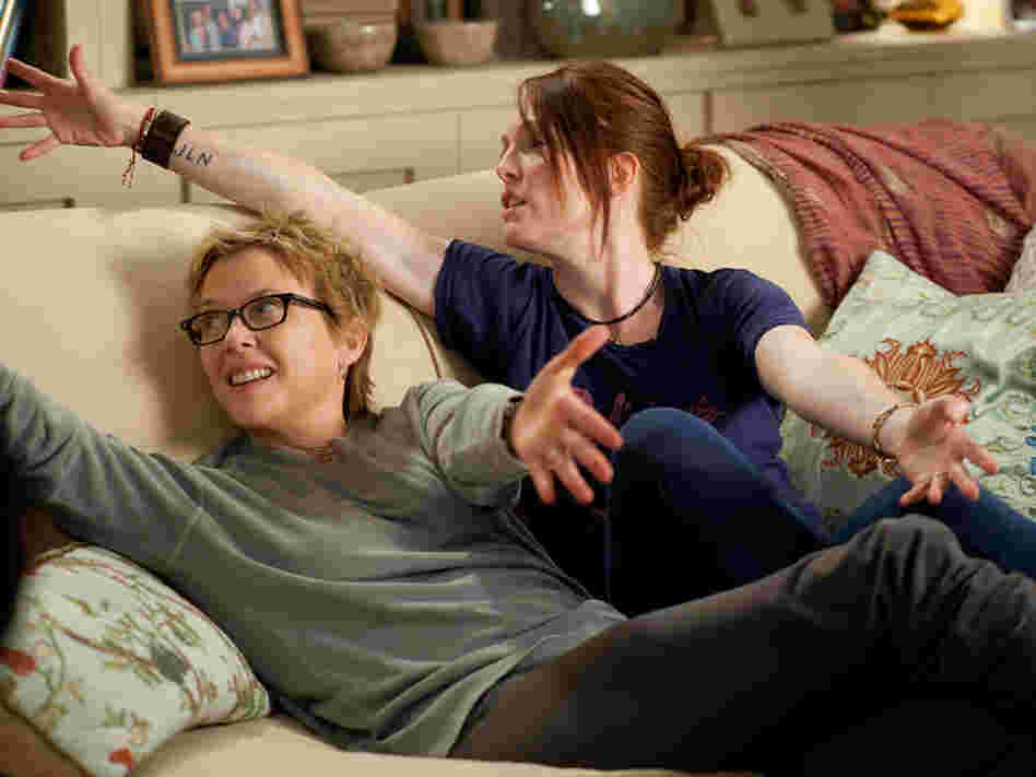 Annette Bening, Julianne Moore