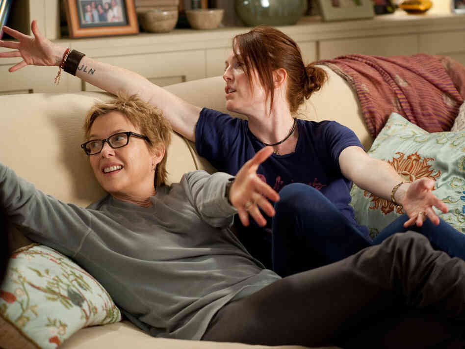 Annette Bening, Julianne Moore