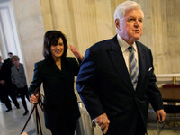 edward kennedy returns to senate after treatment for brain tumor