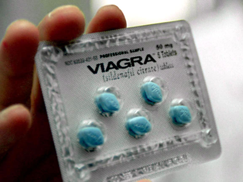  Five Viagra tablets in a blister pack.