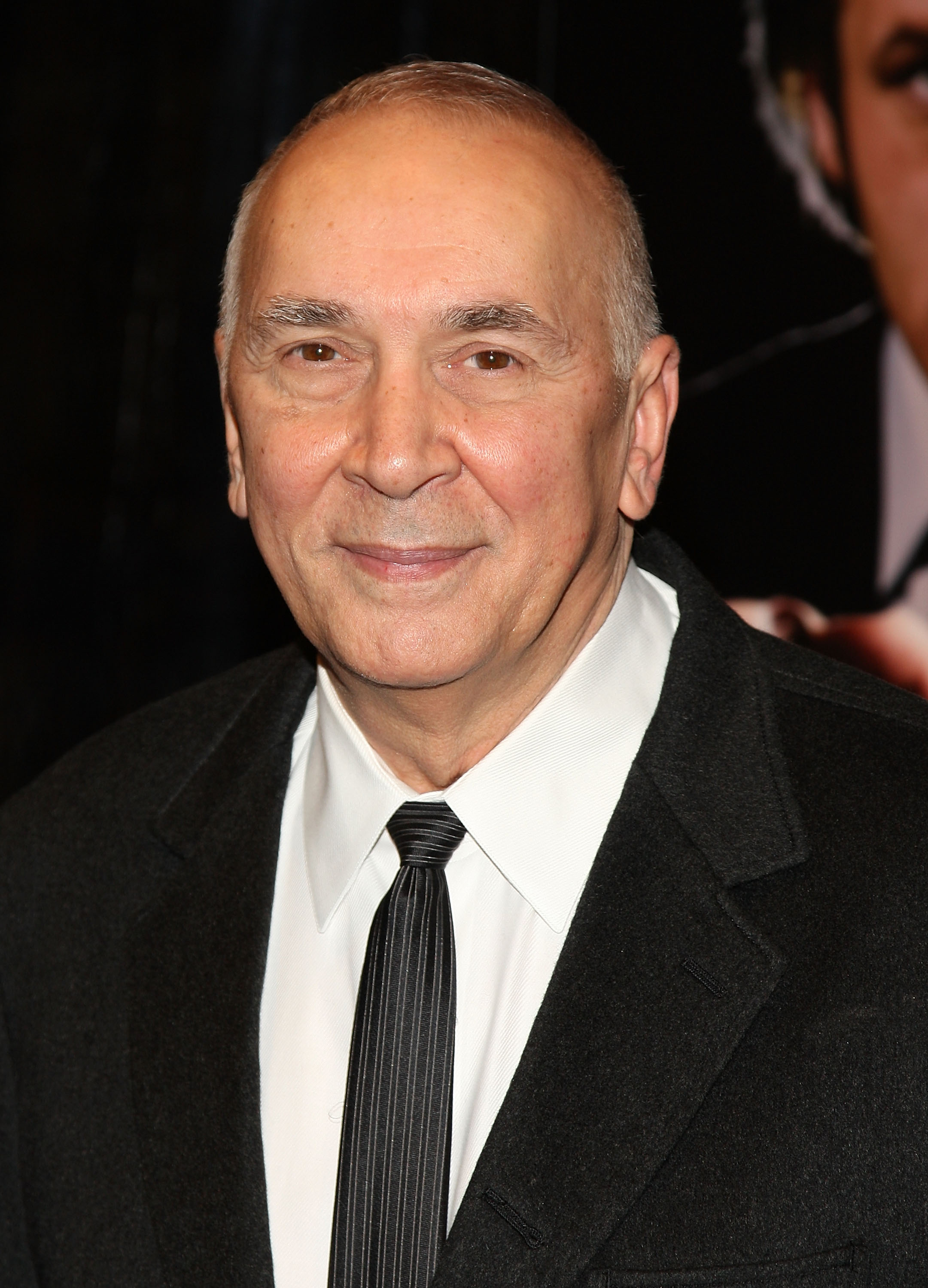  Frank Langella