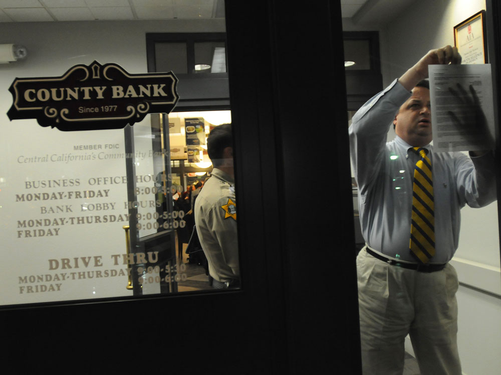 state regulators close a bank in California