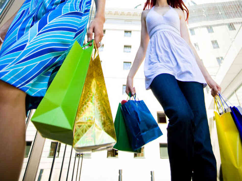 Paco Underhill explains why women are becoming a "major social, cultural, and economic force." Paco Underhill explains why women are becoming a "major social, cultural, and economic force."