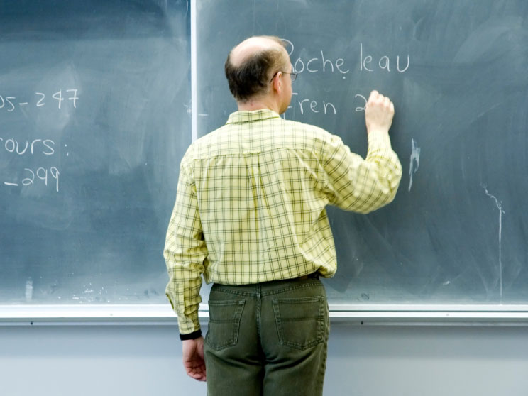 Should colleges teach French?