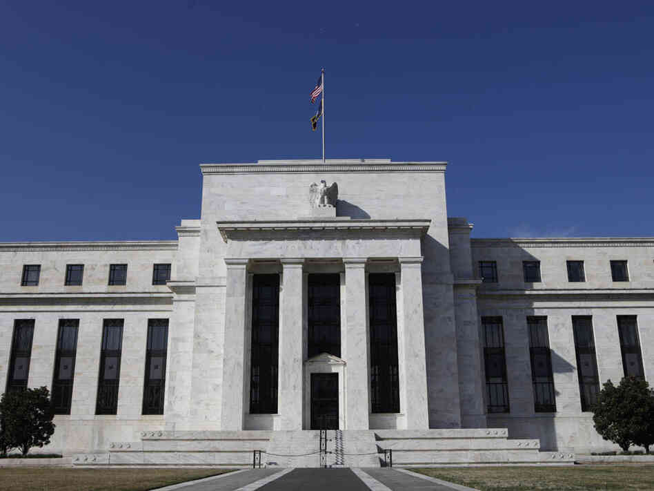 A federal appeals court told the Federal Reserve to give journalists documents related to bank bailo