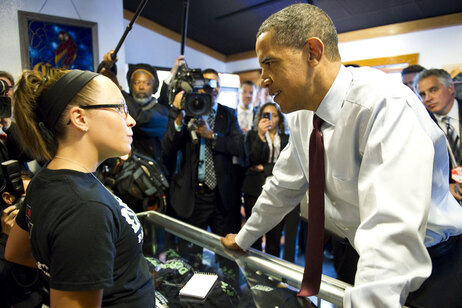 President Barack Obama orders buffalo wings at Duff's Famous Wings in Buffalo, New York, May 13, 2010. (Photo by Jim Watson/AFP/Getty Images)