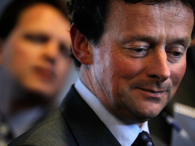 MAY 04: CEO of BP Group Anthony Hayward speaks to the media after a meeting with U.S. Sen. Bill Nels