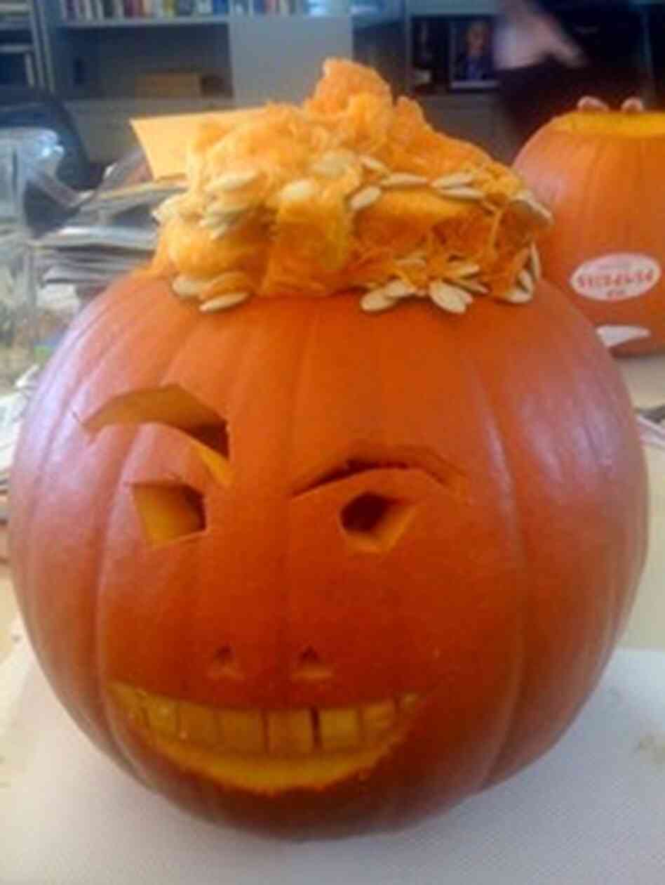 Image of pumpkin carved to look like Rod Blagojevich. Image of pumpkin carved to look like Rod Blagojevich.