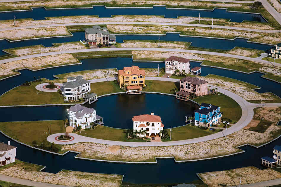 Harborwalk is a planned waterfront community built on wetlands on the western coast of Galveston Bay, Texas. In the coming century, this land will be some of the most vulnerable on the Texas coast to sea-level rise, yet developers continue to construct low-lying homes to cash in on waterfront property values.