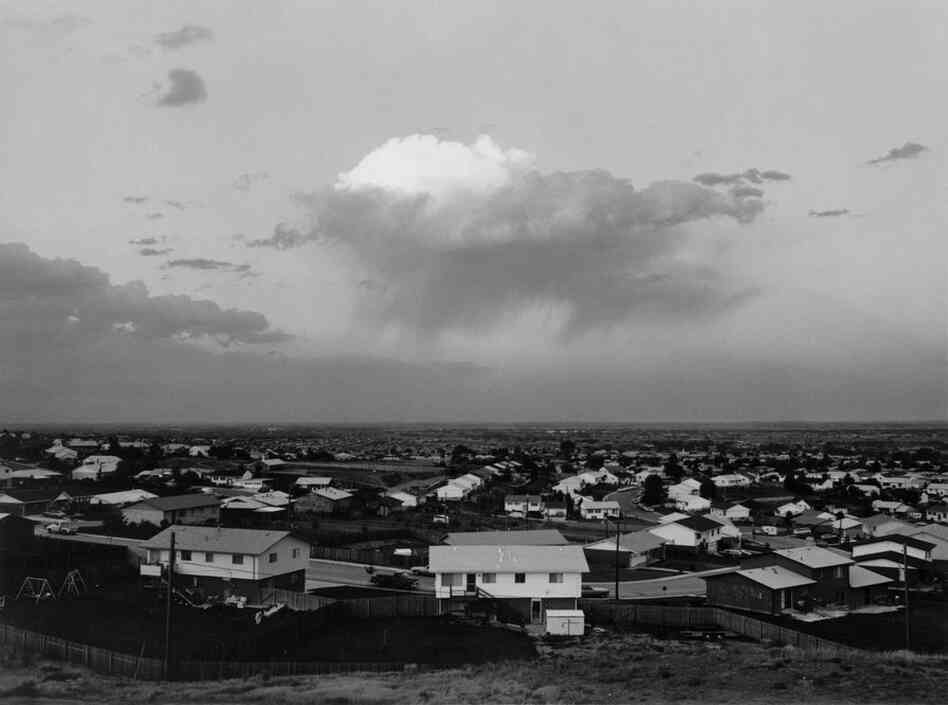 Tract Housing, North Glenn and Thornton, Colo., 1973, Robert Adams. 