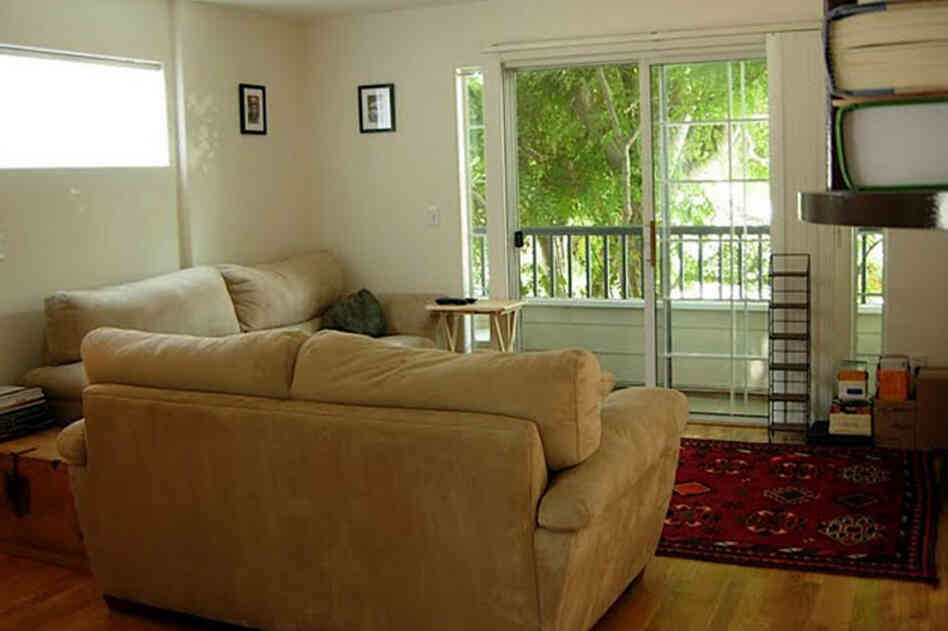 Reporter Skye Rohde's living room.