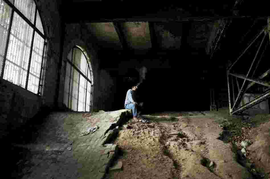 Chuck visits the site of his first home in the Amtrak Tunnel. He occasionally comes to check for signs of occupancy.