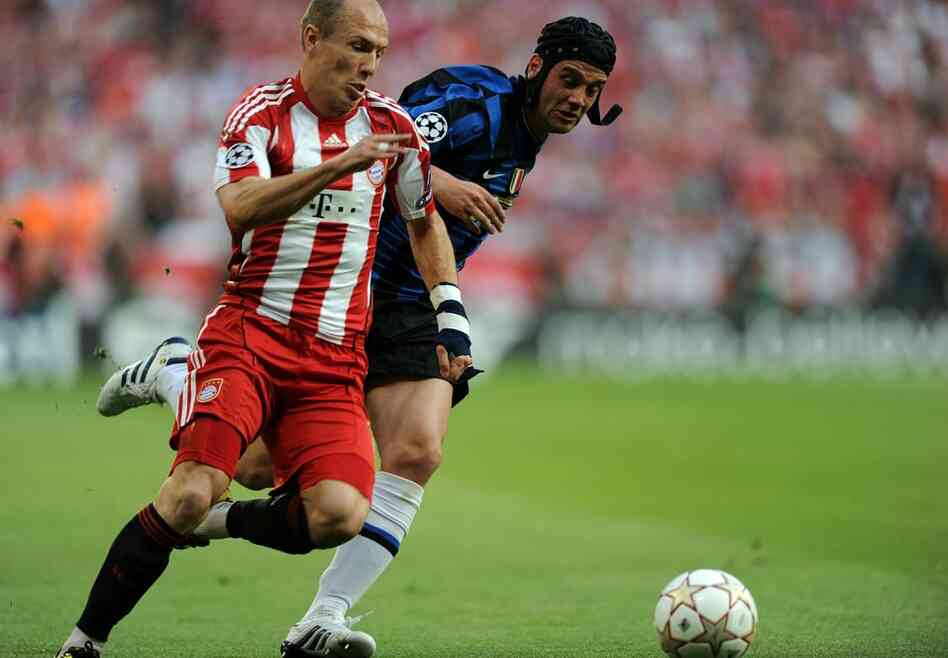 Striker Arjen Robben (left) will represent the Dutch national team in the 2010 FIFA World Cup in South Africa, which begins June 11 and ends July 11. Robben plays for Bayern Munich. 