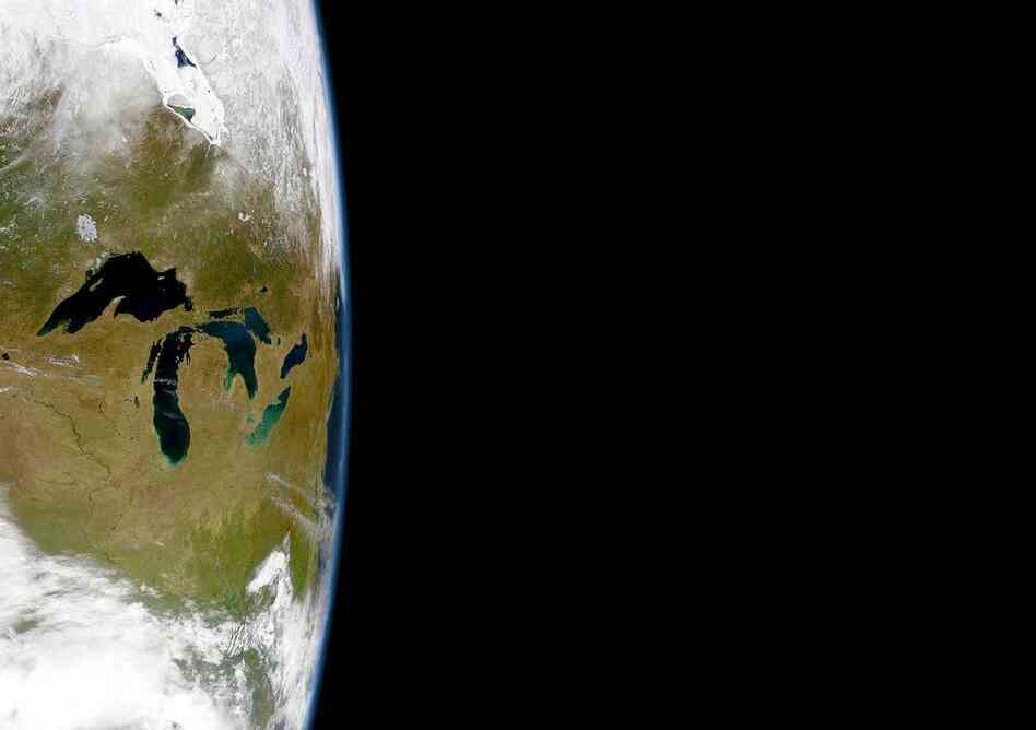 The Great LakesThe Great Lakes contain about 22 percent of the Earth's supply of fresh water. In this eastward view, the East Coast of the United States can be seen, including Long Island and Cape Cod to the right. OrbView-2 commercial satellite, April 24, 1999.