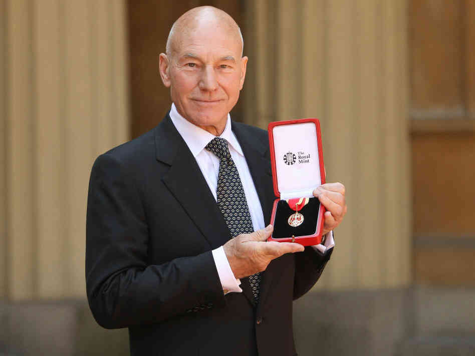 Patrick Stewart with his award Patrick Stewart with his award