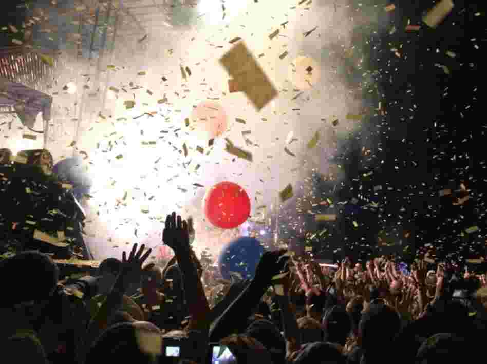 A crowd cheers The Flaming Lips; credit: Wills Glasspiegel A crowd cheers The Flaming Lips; credit: Wills Glasspiegel