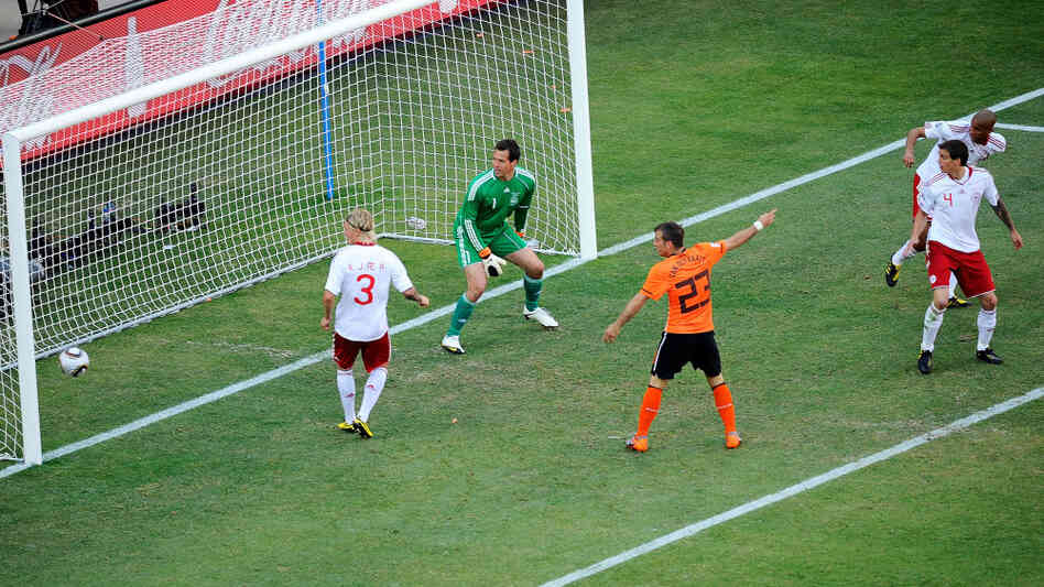 Netherlands v Denmark: Group E - 2010 FIFA World Cup Netherlands v Denmark: Group E - 2010 FIFA World Cup