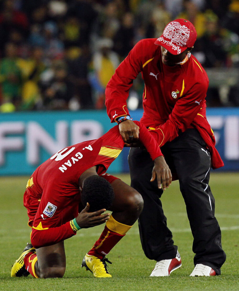 Asamoah Gyan cries after losing to Uruguay