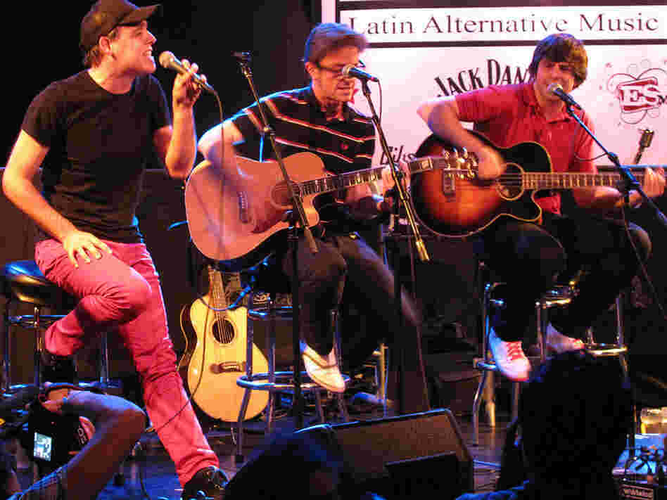 The Spanish electronica group The Pinker Tones gave an amazing acoustic performance.