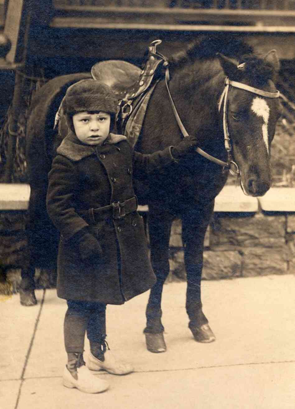 A child of Belarussian immigrants, Schorr was born in the Bronx in 1916. He got his first scoop at age 12, when he saw the body of a woman who had jumped or fallen from the roof of his apartment building. He called the police and the Bronx Home News. The paper paid him $5 for the information.