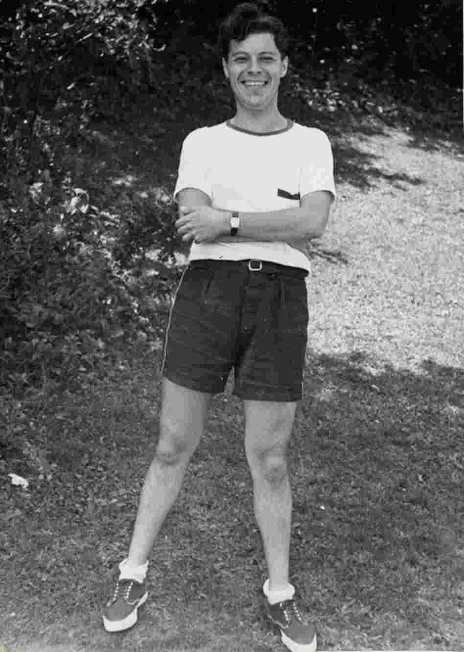 In his autobiography Staying Tuned:  A Life In Journalism, Schorr writes that in high school, he was president of the Hebrew Society, managing editor of the senior yearbook, and a member of the History Honor Society and the school paper.