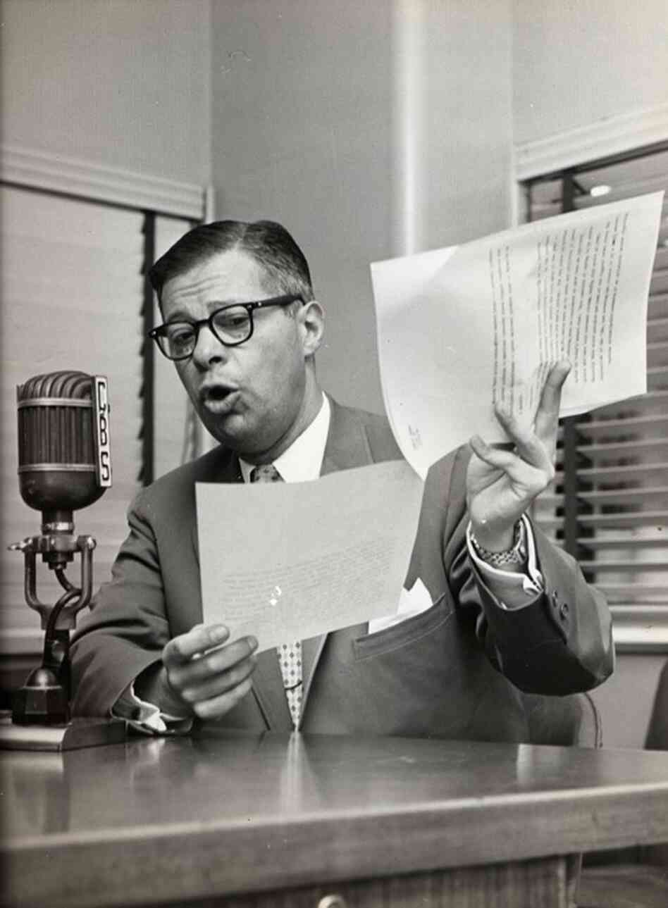 Schorr was one of "Murrow's boys," the celebrated news team put together by Edward R. Murrow at CBS in the 1940s.