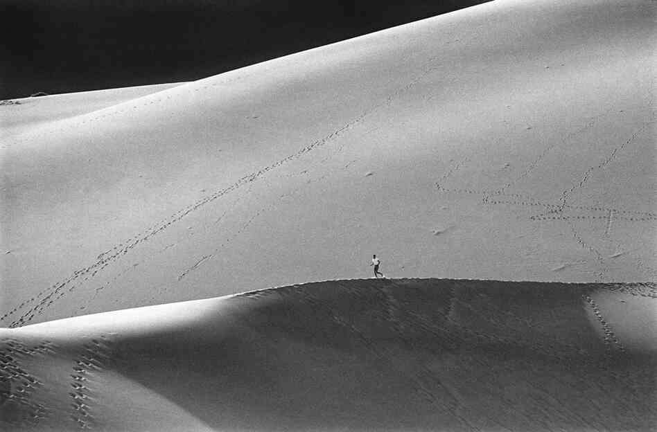 American track legend Jim Ryun trains at Great Sand Dunes National Park, Colo. 