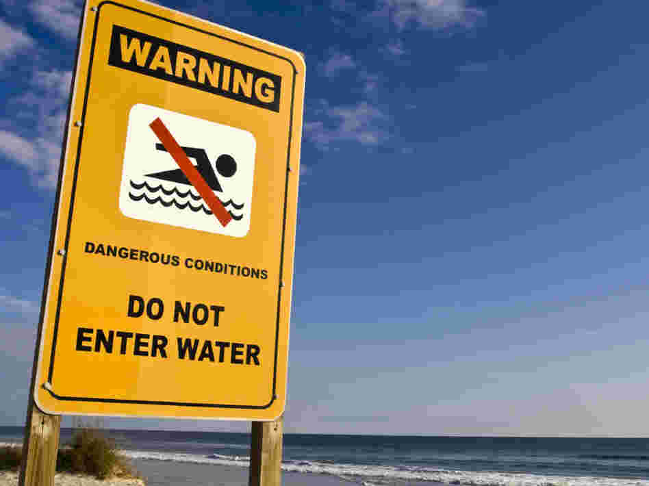 closed beach sign closed beach sign