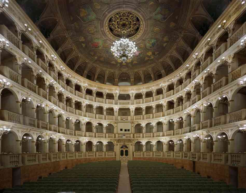 Teatro Comunale di Bologna, Bologna, Italy, 2010