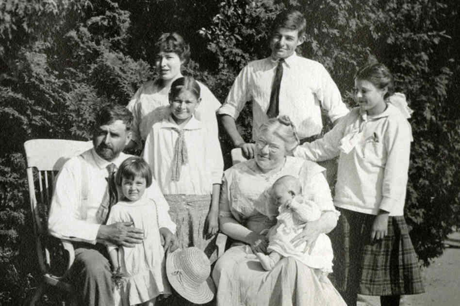 The Hemingway family at Windermere, their summer home, on July 13, 1915.  Ernest is the tall teenage boy in the back.