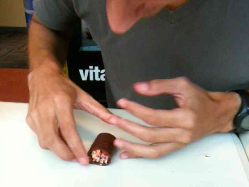 Ian prepares the Pop-Tart Sushi. Ian prepares the Pop-Tart Sushi.
