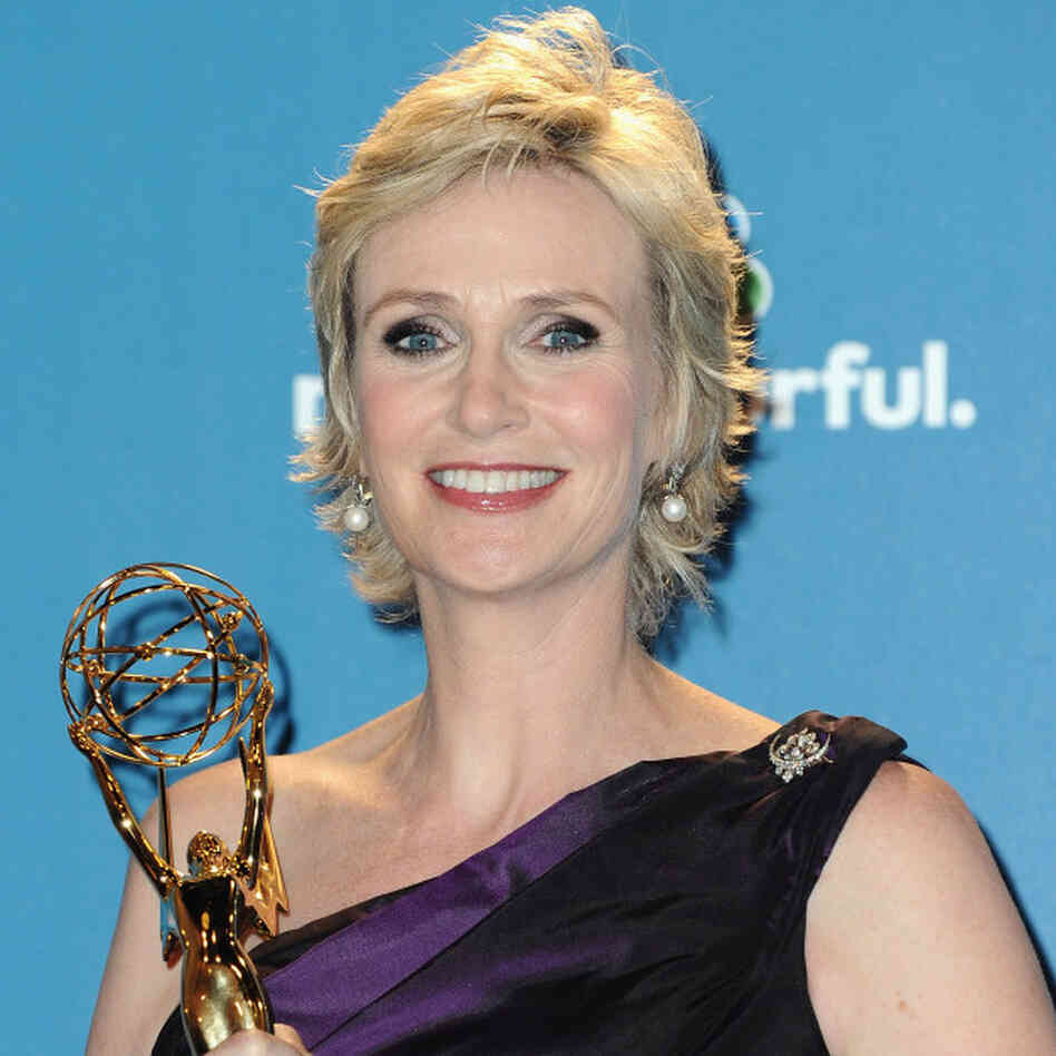 Jane Lynch with her Emmy Jane Lynch with her Emmy