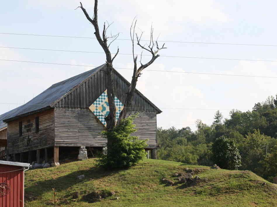 Jay and Ann Birdwell own this 1860 granary on Still Hollow Farm in East Tennessee. Jay and Ann Birdwell own this 1860 granary on Still Hollow Farm in East Tennessee.