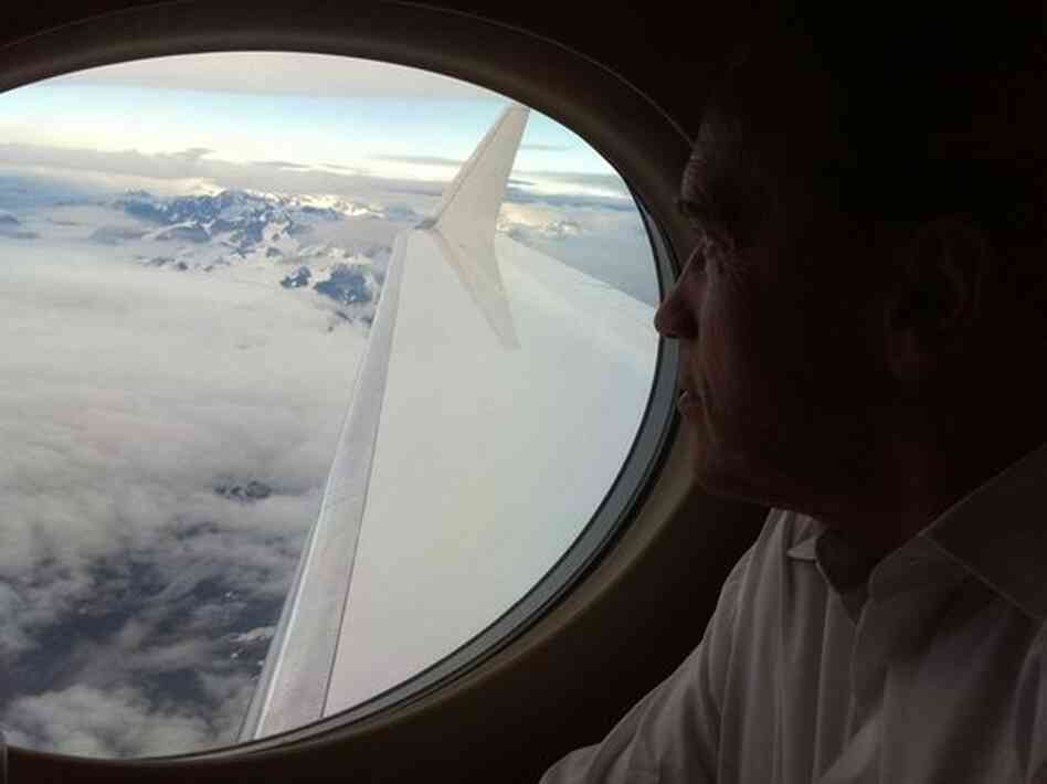 Schwarzenegger, looking for Russia. Schwarzenegger, looking for Russia.