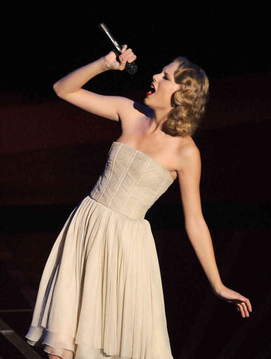 2010 MTV Video Music Awards - Taylor Swift 2010 MTV Video Music Awards - Taylor Swift
