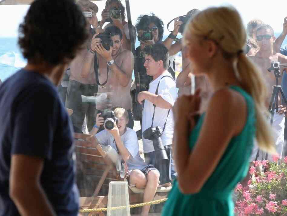 Adrian Grenier, Austin Visschedyk, Paris Hilton
